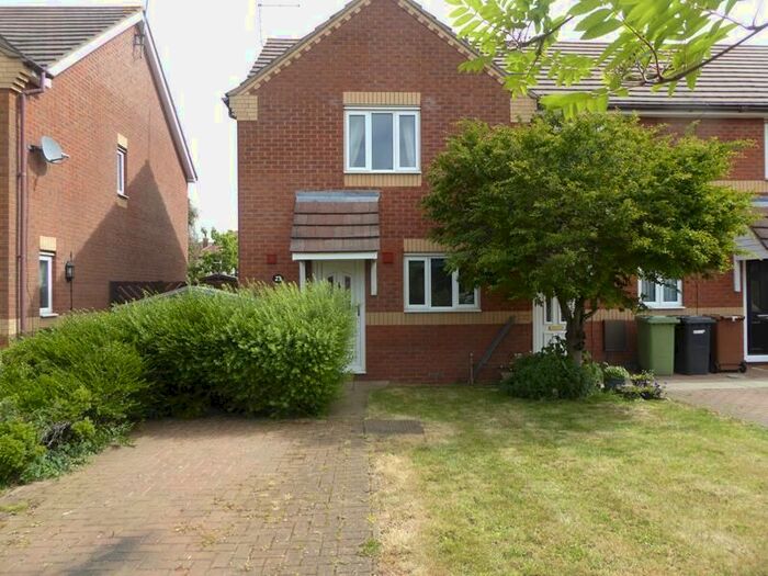 3 Bedroom Semi-Detached House To Rent In Cromer Road, Wellingborough, NN9