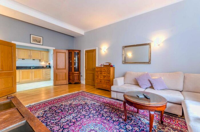 2 Bedroom Flat To Rent In Tudor Street, City, London, EC4Y