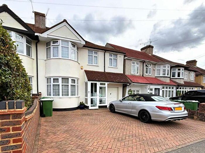 3 Bedroom Semi Detached House For Sale In Woodside Road, Bexleyheath, DA7