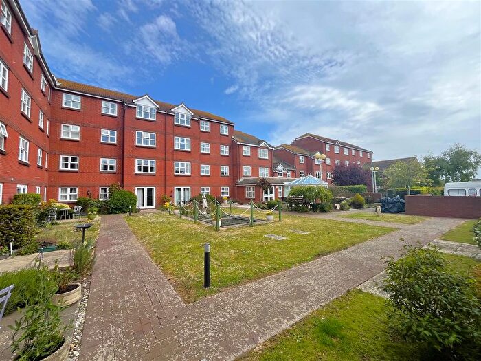 2 Bedroom Flat For Sale In Jenner Court, Stavordale Road, Weymouth, DT4