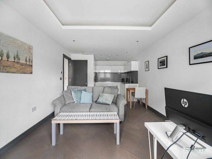 2 Bedroom Flat To Rent In Brewery Lane, Twickenham, Middlesex, TW1
