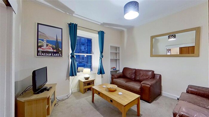 2 Bedroom Flat To Rent In William Street, Edinburgh, EH3