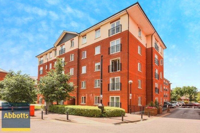 2 Bedroom Flat To Rent In John Dyde Close, Bishop's Stortford, CM23