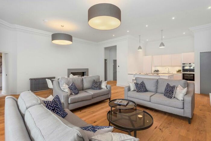 2 Bedroom Flat To Rent In Donaldson Drive, Edinburgh, EH12