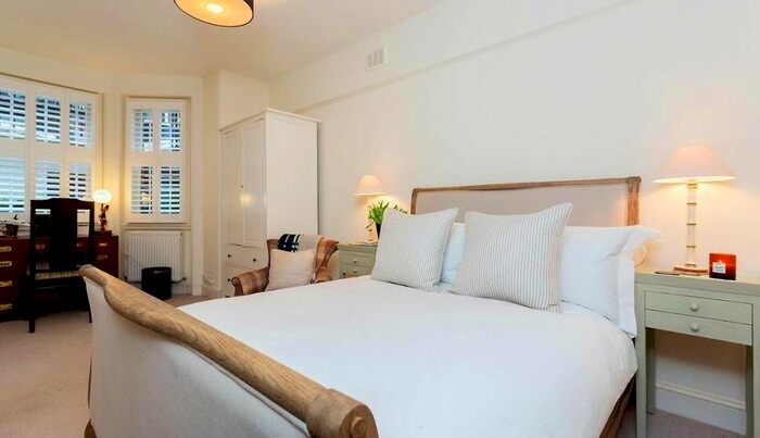 2 Bedroom Flat To Rent In Roland Gardens, London, SW7