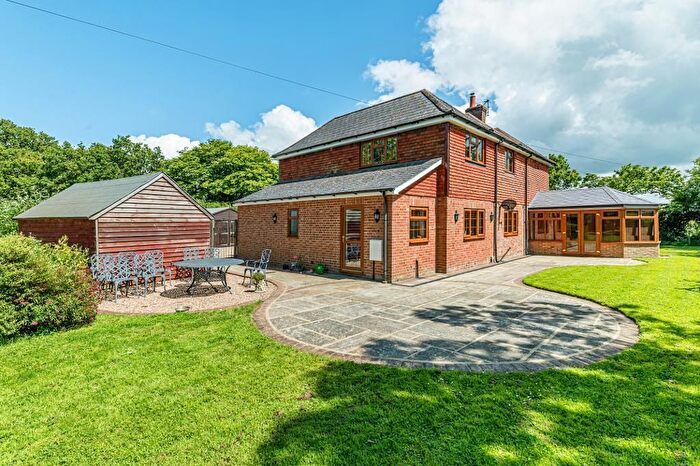 4 Bedroom Detached House For Sale In Shadoxhurst Road, Woodchurch, Kent, TN26