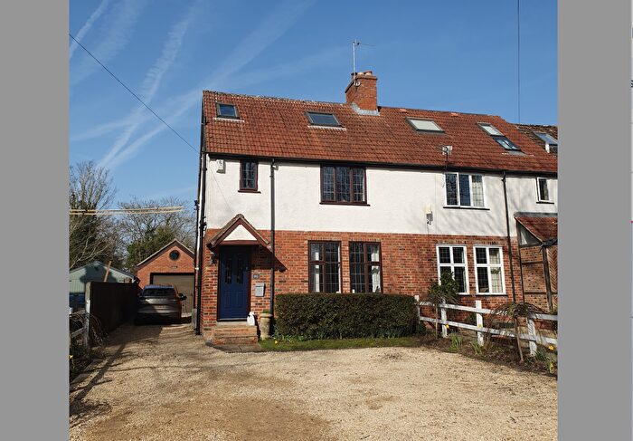 3 Bedroom Semi-Detached House For Sale In Fox Lane, Oxford, OX1