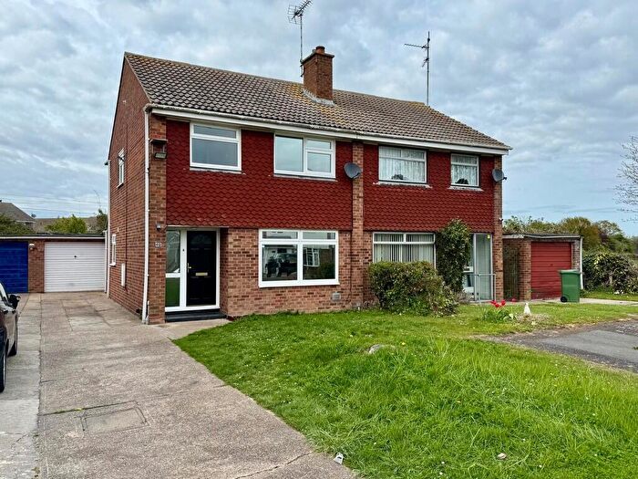 3 Bedroom Semi-Detached House For Sale In Worcester Road, Burnham-on-Crouch, CM0