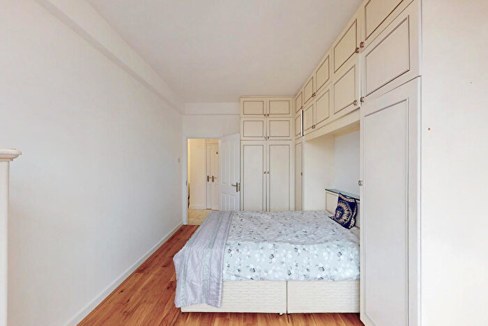 2 Bedroom Apartment To Rent In Grove End Gardens, Grove End Road, St John's Wood, London, NW8