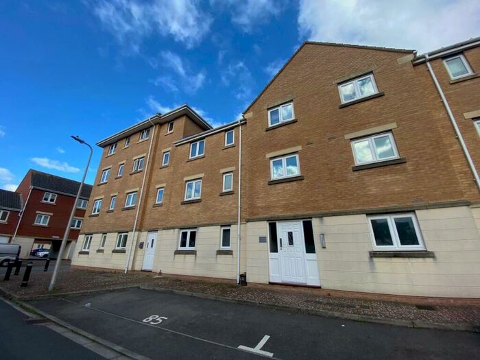 2 Bedroom Flat To Rent In Macfarlane Chase, Weston-super-Mare, North Somerset, BS23