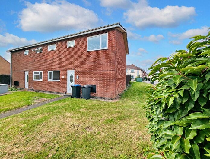 3 Bedroom Semi-Detached House To Rent In Middlefield Lane, Hinckley, LE10