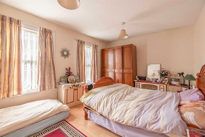 3 Bedroom House For Sale In Arthur Road, Windsor, SL4