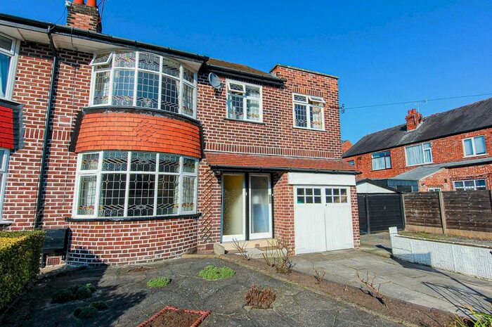 2 Bedroom Apartment To Rent In Thorne Avenue, Urmston, Manchester, M41