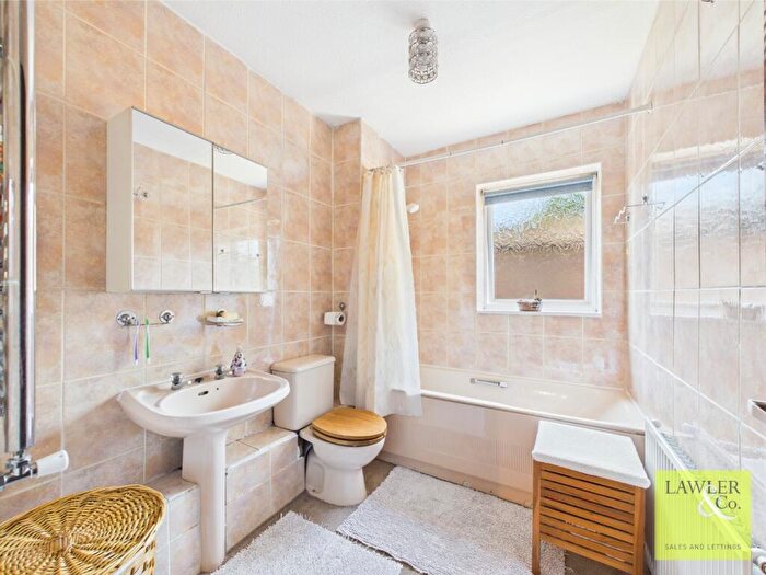 3 Bedroom End Of Terrace House For Sale In Underhill, Romiley, Stockport, Cheshire, SK6