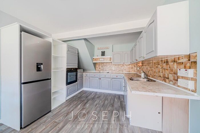 3 Bedroom Flat To Rent In - High Street, Ipswich, IP6