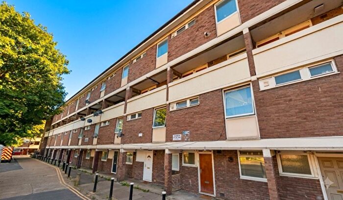 3 Bedroom Maisonette To Rent In Fenwick Place, London, SW9