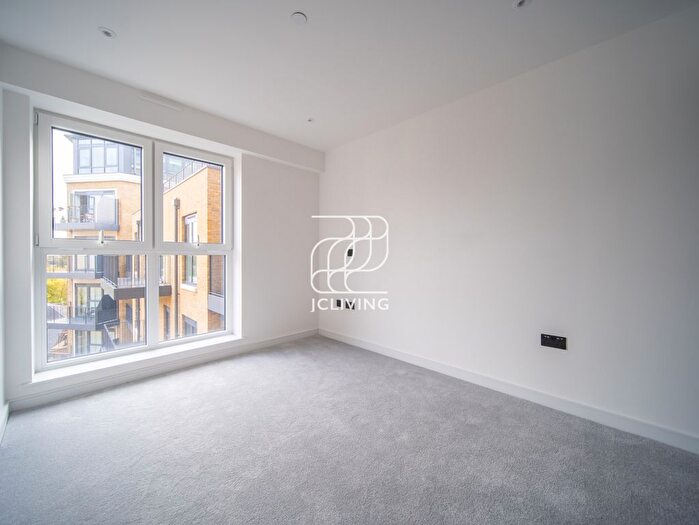 1 Bedroom Flat To Rent In Wheatfield Way, Kingston Upon Thames, KT1