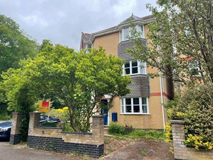 1 Bedroom Flat To Rent In Demesne Furze, Headington, OX3