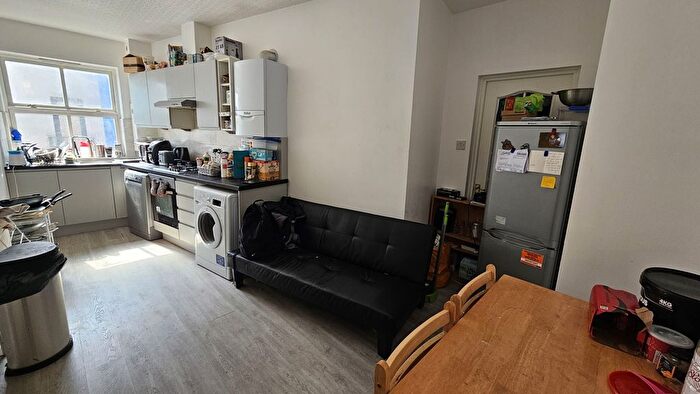 4 Bedroom Flat To Rent In Leathermarket Court, London, SE1