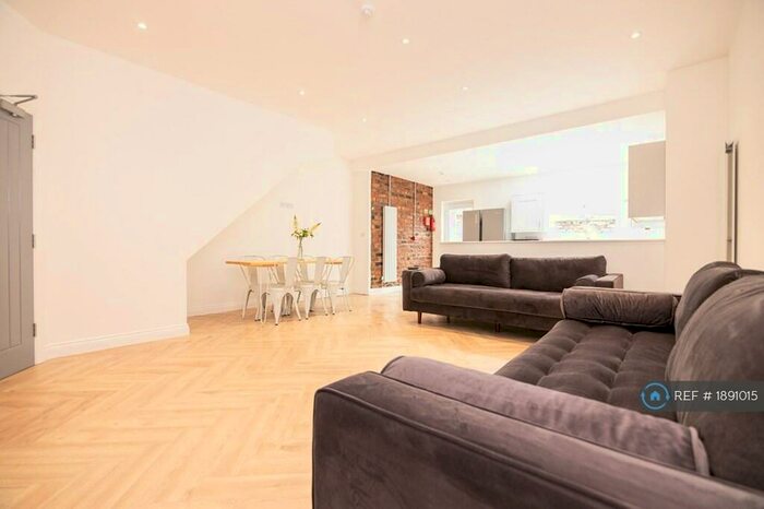 6 Bedroom Terraced House To Rent In Brookdale Road, Liverpool, L15