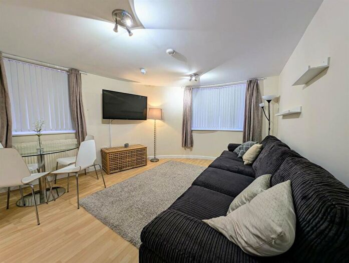 2 Bedroom Apartment To Rent In Royal Quay, Liverpool, L3