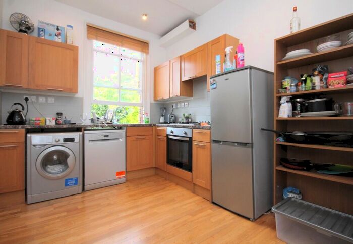 4 Bedroom Flat To Rent In Roden Street, Islington, N7
