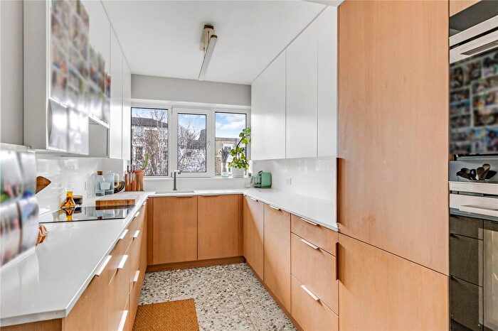 2 Bedroom Flat For Sale In Parkhill Road, London, NW3