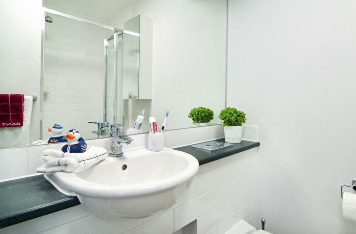 1 Bedroom Private Hall To Rent In High Street, Southampton, SO14