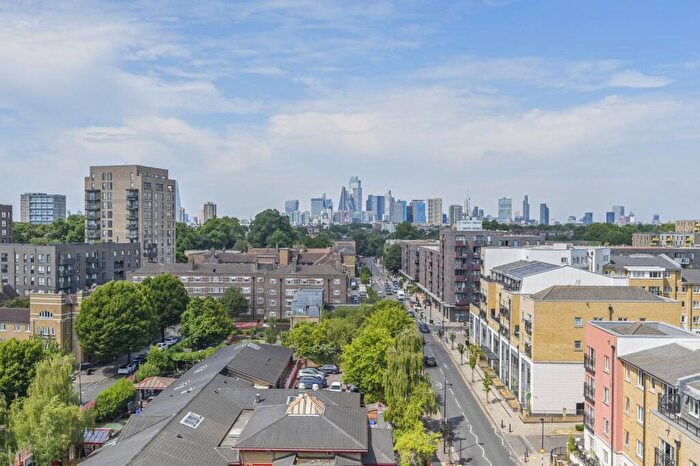 2 Bedroom Flat To Rent In Ben Jonson Road, Tower Hamlets, London, E1