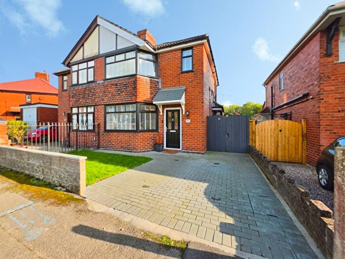 2 Bedroom Semi-Detached House For Sale In Oldcott Crescent, Kidsgrove, Stoke-On-Trent, ST7