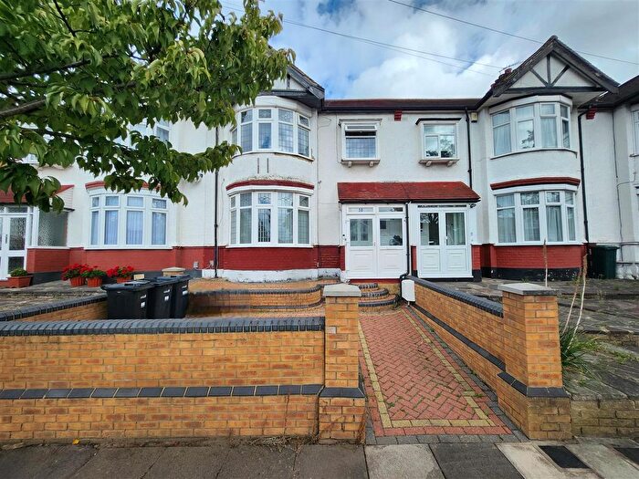 3 Bedroom Terraced House For Sale In Peterborough Gardens, Ilford, IG1