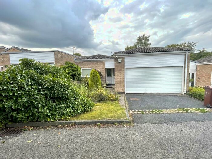 3 Bedroom Semi-Detached House To Rent In Stairfoot Walk, Adel, Leeds, LS16