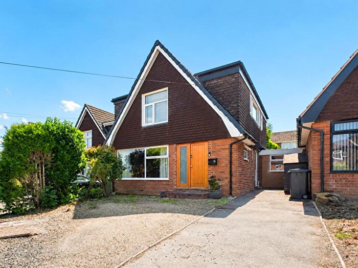 3 Bedroom Link Detached House For Sale In Wyre Hill, Bewdley, DY12