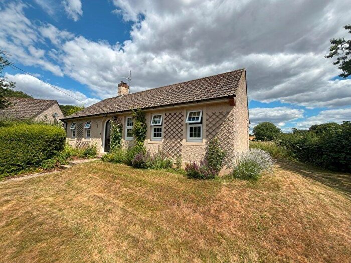 3 Bedroom Bungalow To Rent In Dummer, Basingstoke, Hampshire, RG25