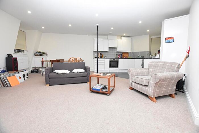 1 Bedroom Flat To Rent In Norwood High Street London, SE27