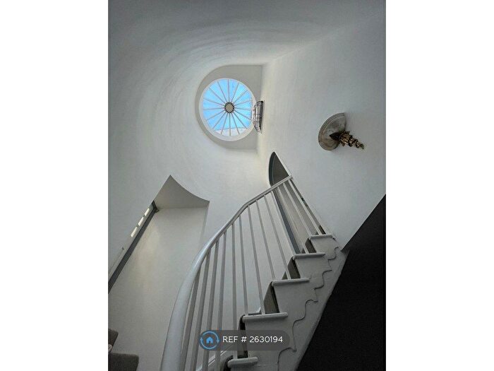 1 Bedroom Flat To Rent In Craven Street, London, WC2N