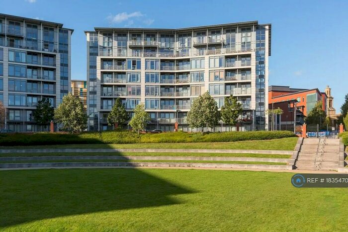 2 Bedroom Penthouse To Rent In Langley Walk, Birmingham, B15