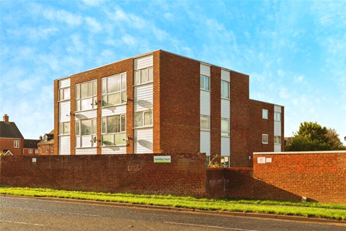 2 Bedroom Flat For Sale In Buckingham Road, Aylesbury, Buckinghamshire, HP19