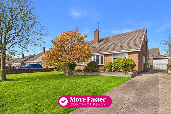 3 Bedroom Semi-Detached Bungalow For Sale In Summergangs Drive, Thorngumbald, Hull, HU12
