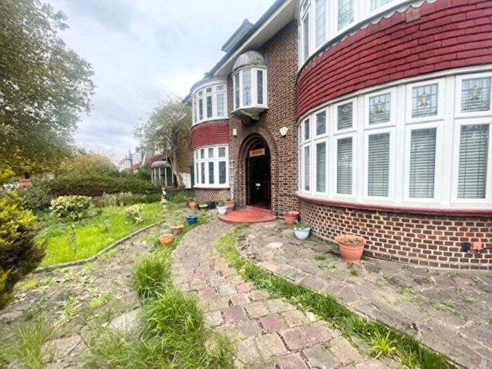 2 Bedroom Flat To Rent In Longbridge Road, Barking, Essex, IG11