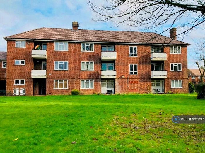 2 Bedroom Flat To Rent In Shepherds Close, Beaconsfield, HP9