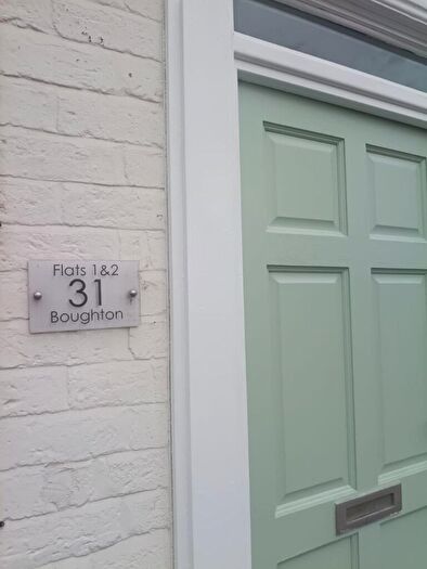 2 Bedroom Flat To Rent In Boughton, Chester, CH3