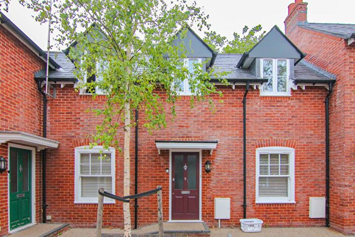 2 Bedroom Terraced House For Sale In Roundhill, Fordingbridge, SP6