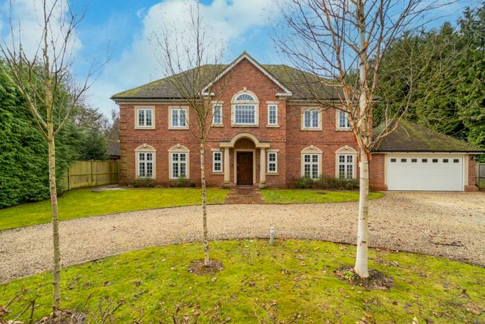 6 Bedroom Detached House To Rent In Wheatfield Road Harpenden, AL5