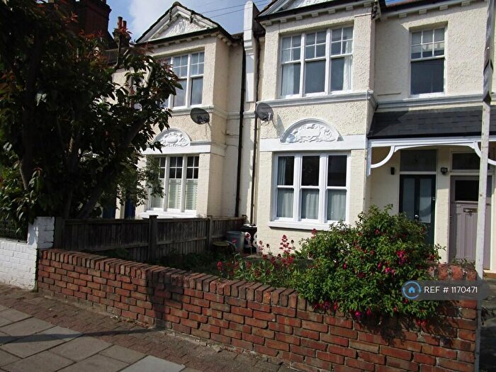 2 Bedroom Flat To Rent In Balham, London, SW12