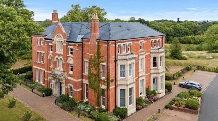 2 Bedroom Apartment For Sale In Gwendolyn Drive, Coventry, CV3