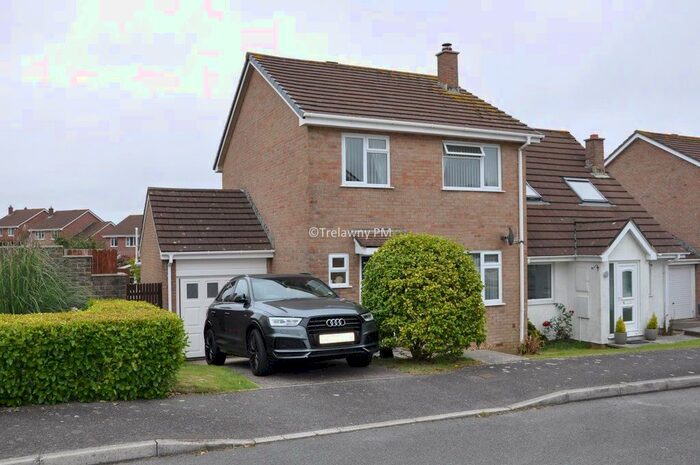 3 Bedroom Property To Rent In Polmennor Road, Falmouth, TR11