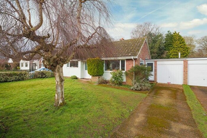 4 Bedroom Detached Bungalow For Sale In Hog Green, Elham, CT4