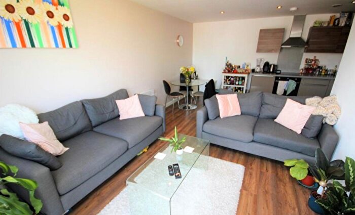 3 Bedroom Apartment To Rent In Sillavan Way, Salford, Greater Manchester, M3