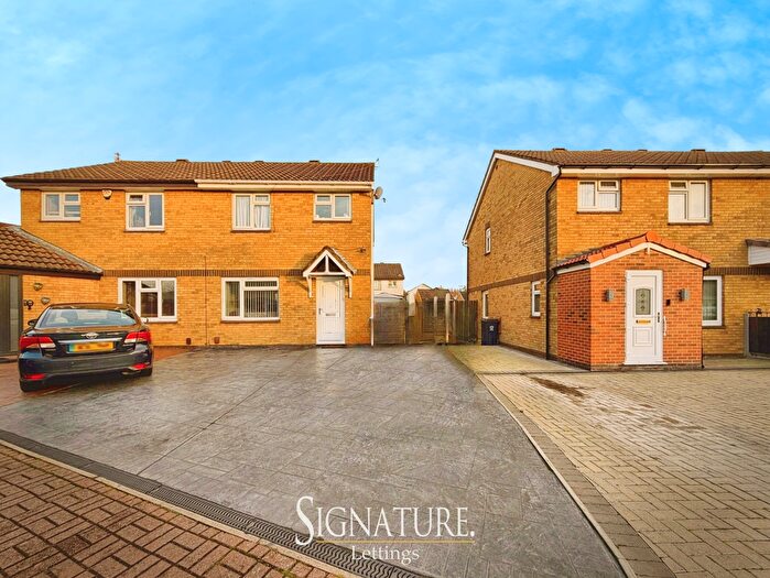 3 Bedroom Detached House To Rent In Brewer Close, Leicester, LE4